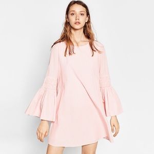 Dress w Bell Sleeves